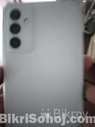 Samsung A82